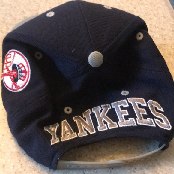New York Yankees baseball cap - Picture 2 of 3
